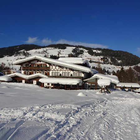 Alpenhotel Landhaus Kuechl キルヒベルク・イン・チロル エクステリア 写真