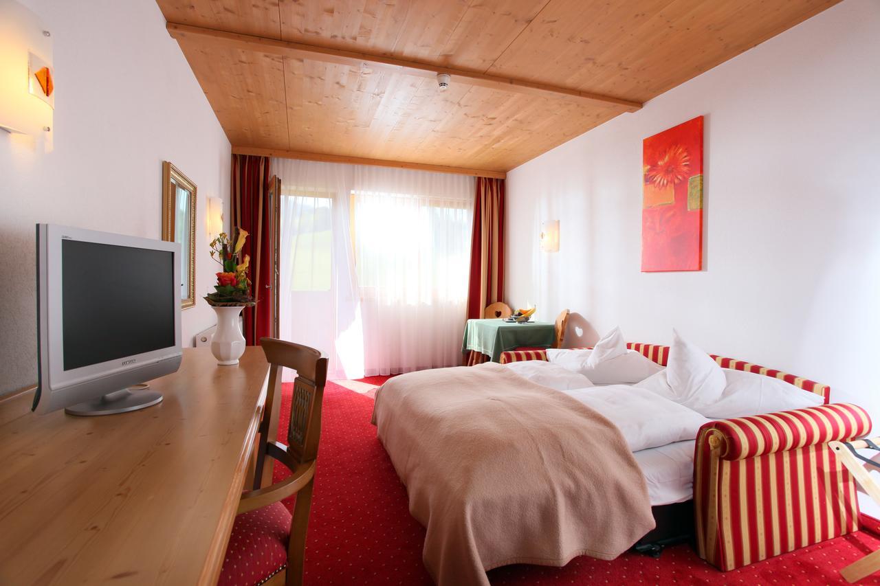 Alpenhotel Landhaus Kuechl キルヒベルク・イン・チロル エクステリア 写真