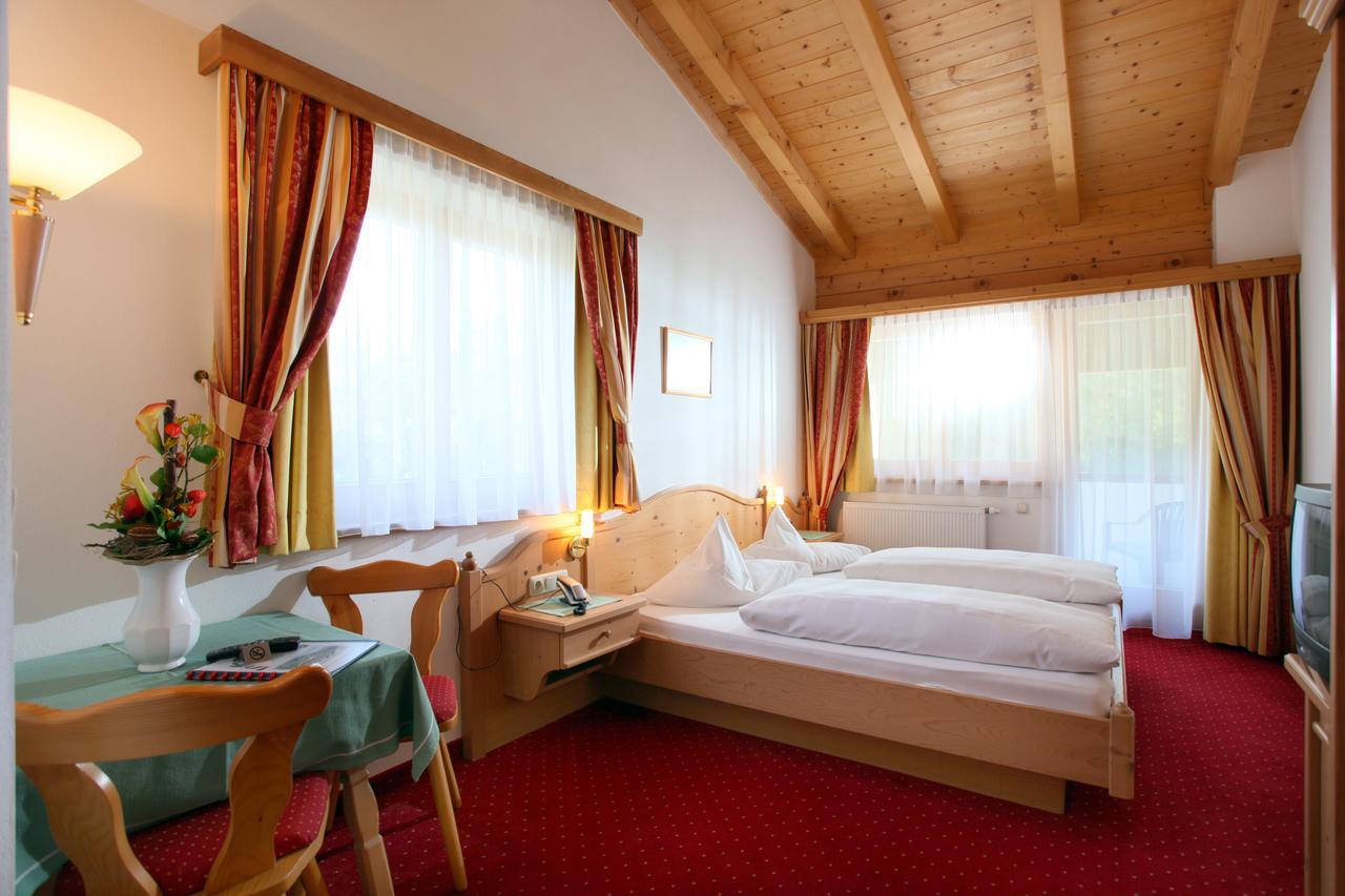 Alpenhotel Landhaus Kuechl キルヒベルク・イン・チロル エクステリア 写真