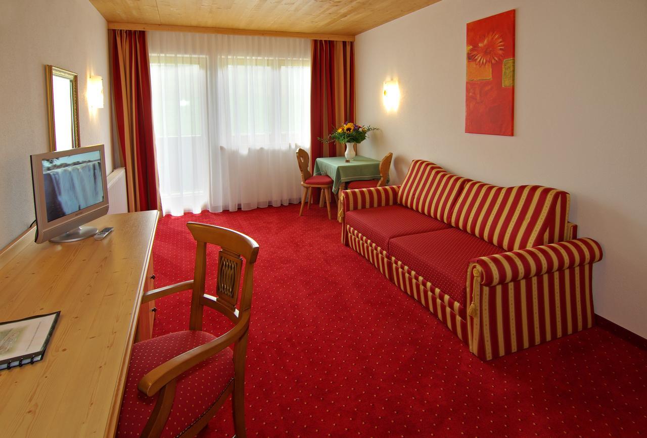Alpenhotel Landhaus Kuechl キルヒベルク・イン・チロル エクステリア 写真